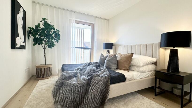 Wohnung Top 17 modern möbliertes Schlafzimmer